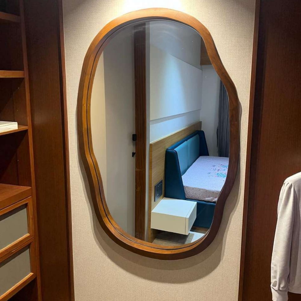 Eira Mirror