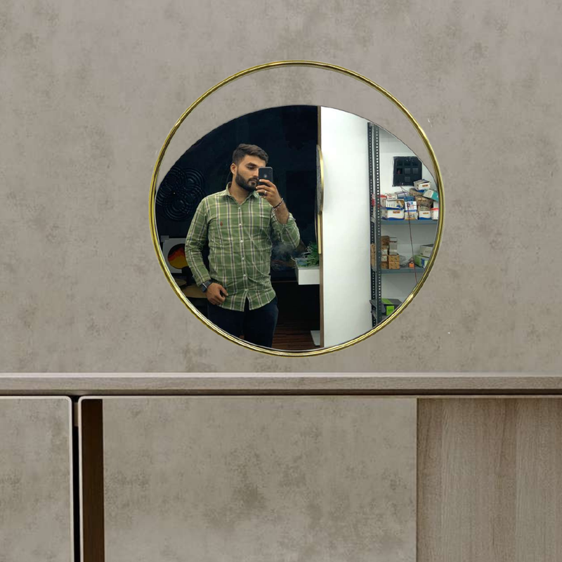 Ariso Mirror